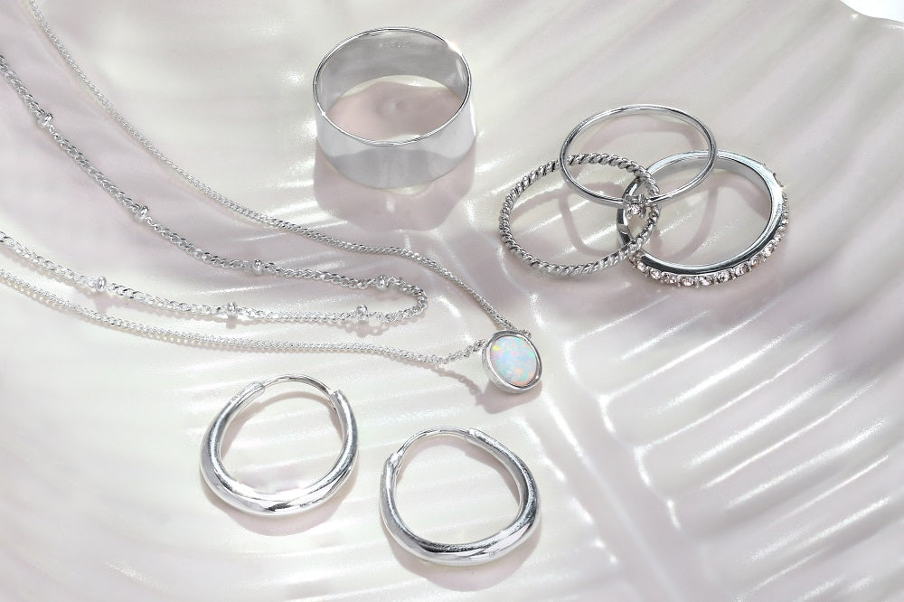 Birthstones Explained: The Symbolism and Beauty of Every Month