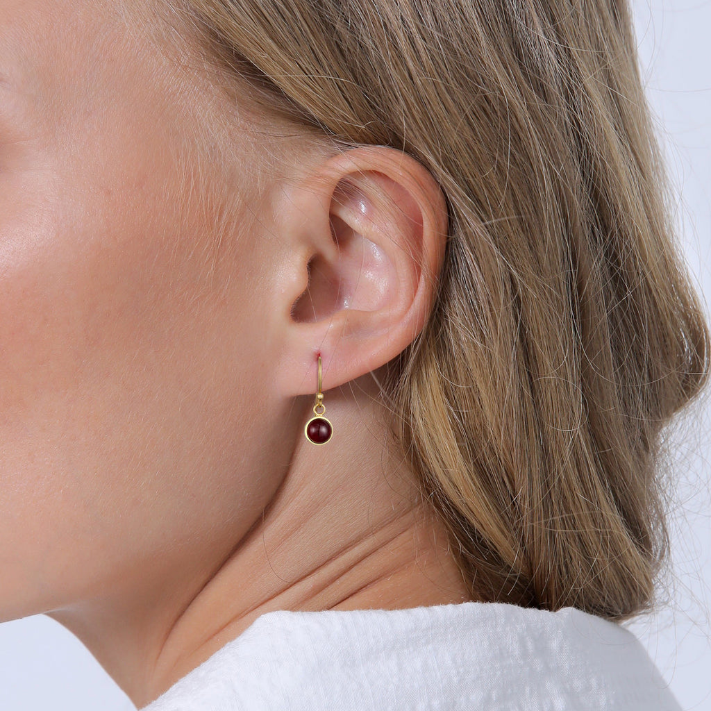 Gold - Elli PREMIUM | Round Drop Earrings 925 Silver Gold Plated Dark Red Garnet