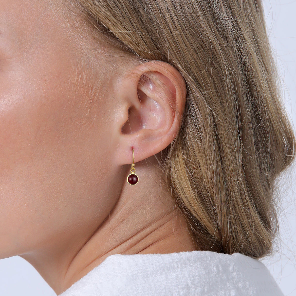 Gold - Elli PREMIUM | Round Drop Earrings 925 Silver Gold Plated Dark Red Garnet