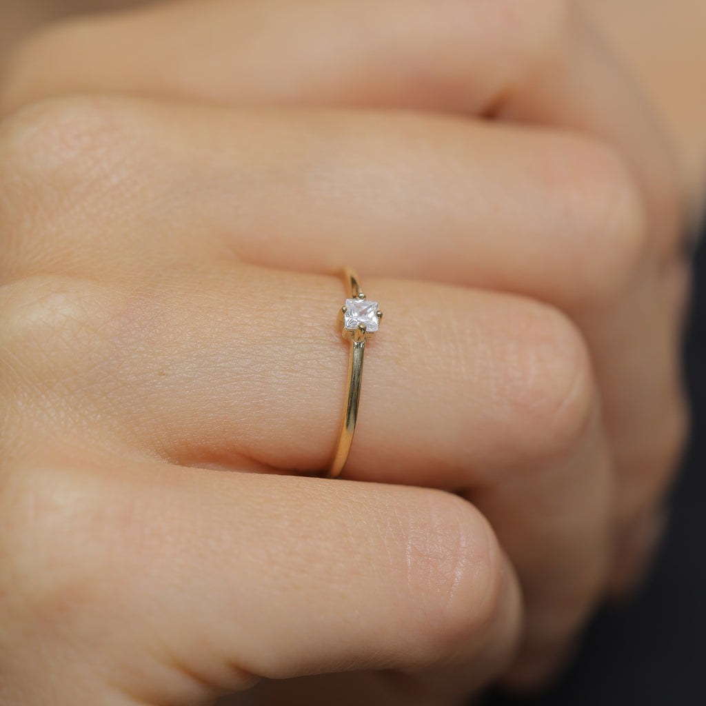 Gold Cincin Perhiasan Perak 925 Wanita Solitaire Classic Zirconia Gold Plated