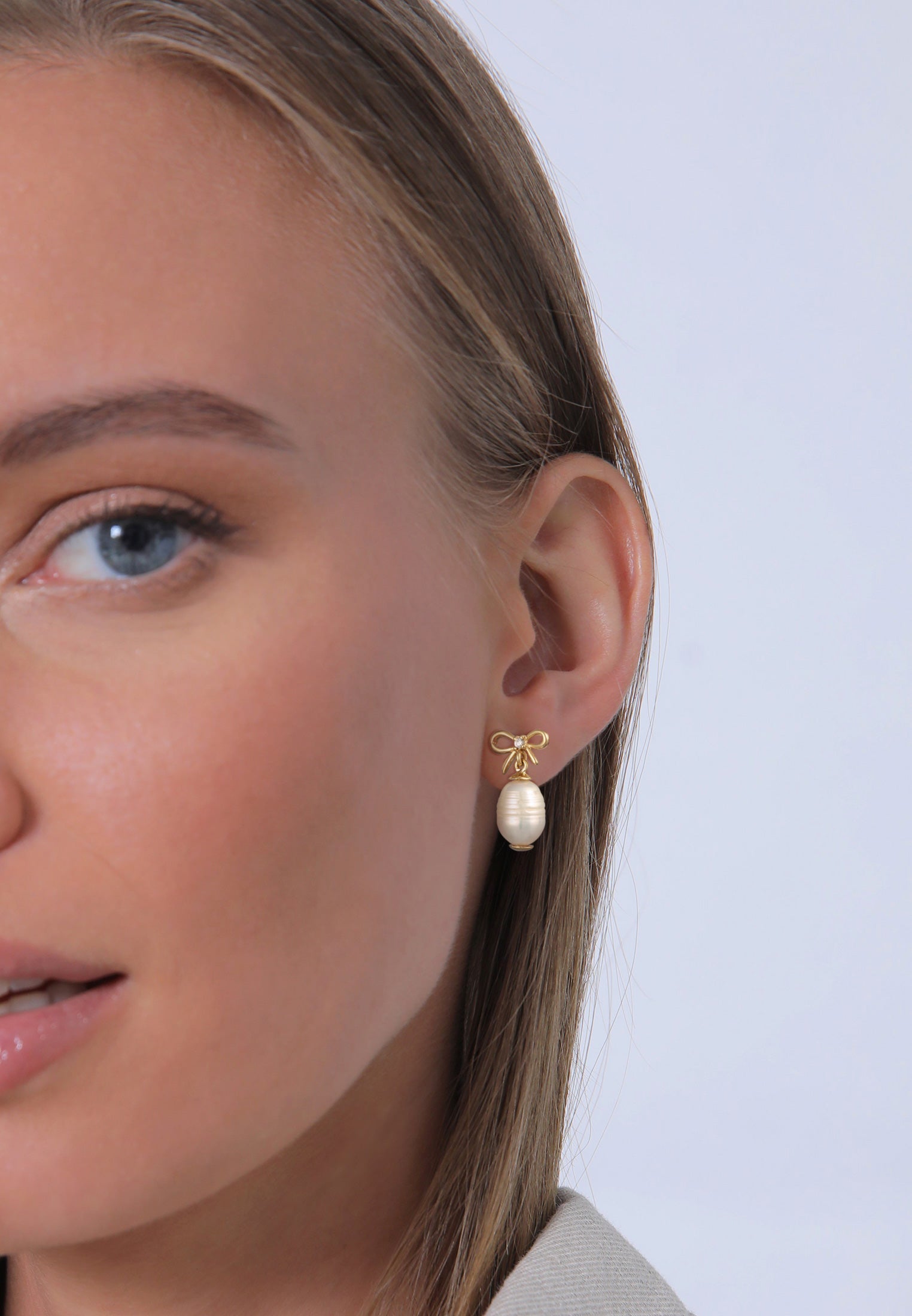 Gold Perhiasan Wanita Perak Asli - Silver Anting Bow Classic Freshwater Cultured Pearl Gold Plated