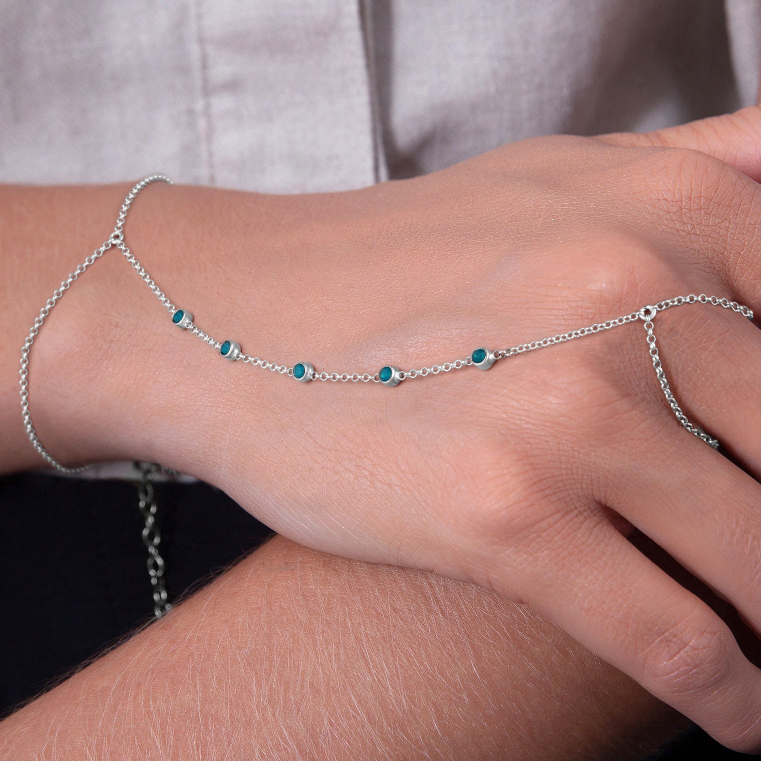 Blue Perhiasan Wanita Perak Asli Gelang Hand Chain Crystals