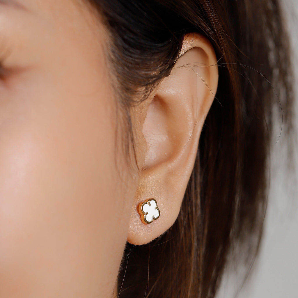 White Anting Perhiasan Perak 925 Wanita Cloverleaf White Gold Plated