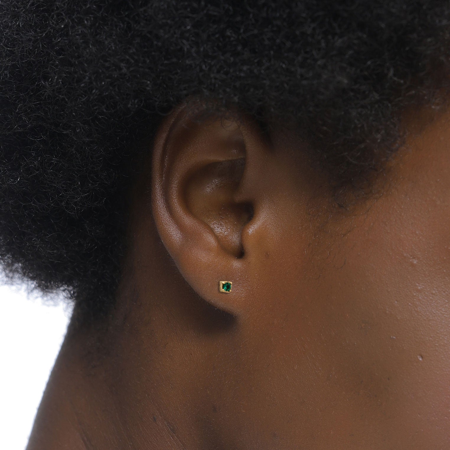 Gold Perhiasan Wanita Perak Asli Lapis Emas Anting Square Synthetic Emerald