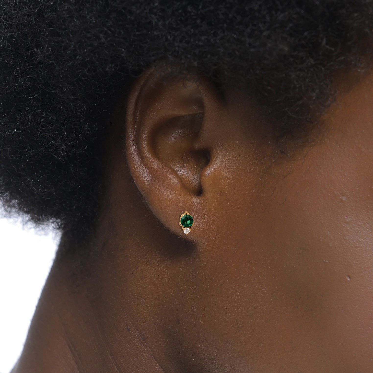 Gold Perhiasan Wanita Perak Asli Lapis Emas Anting Stud Circle Green Synthetic Emerald