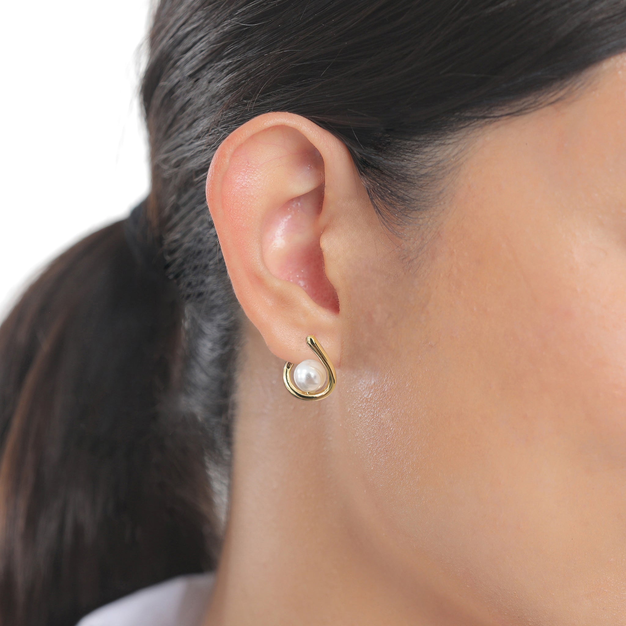 Gold Anting Perhiasan Perak 925 Wanita Stud Embellished with Pearl by Swarovski®