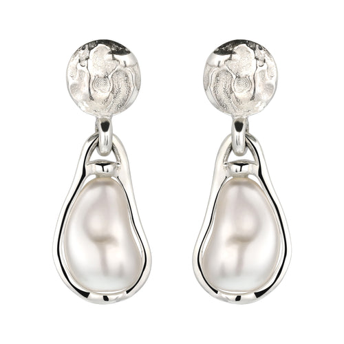 Hammered Baroque Pearl Drop Earrings 925 Silver – Embellished with Pearls by Swarovski®